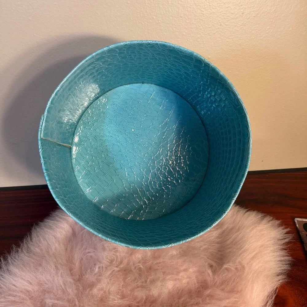 Vintage Turquoise Blue Faux Crocodile Embossed Round Hat Box Storage Case